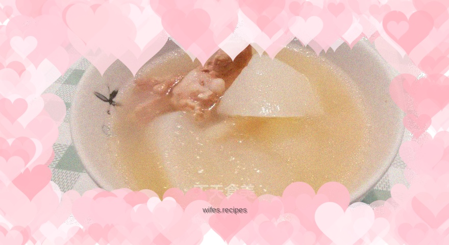 White radish and pork ribs soup