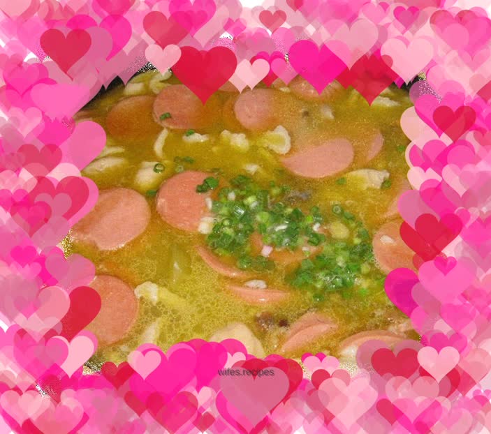 Sauerkraut and crucian carp fat intestine soup