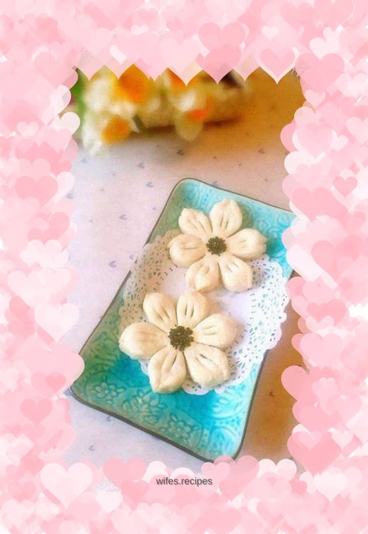 Bauhinia cake