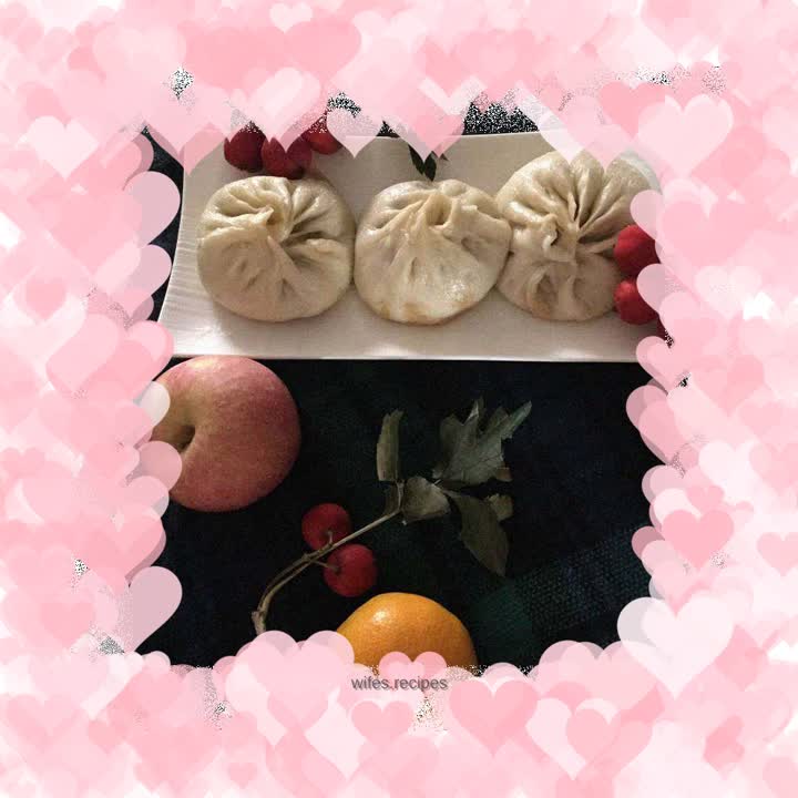 Celery, cabbage and meat buns