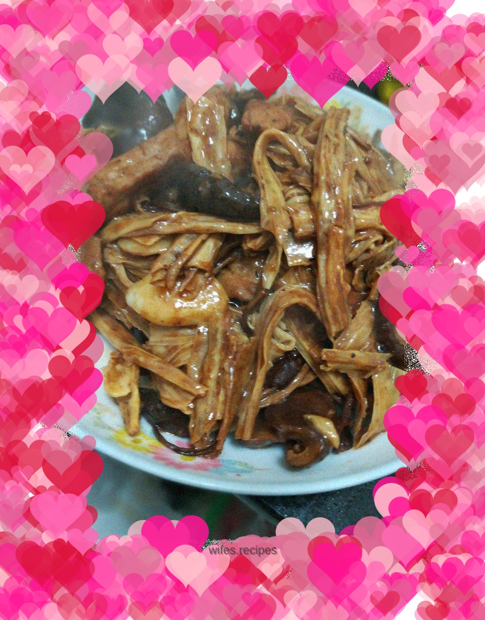 Tea tree mushroom, shiitake mushroom, lean meat and braised yuba