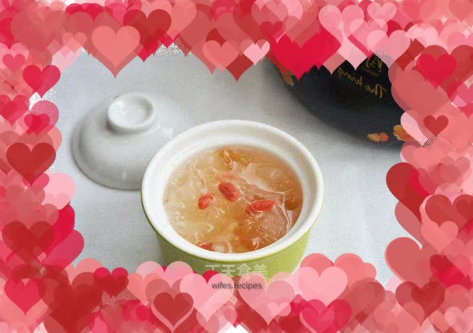 Peach Gum and Tremella Soup