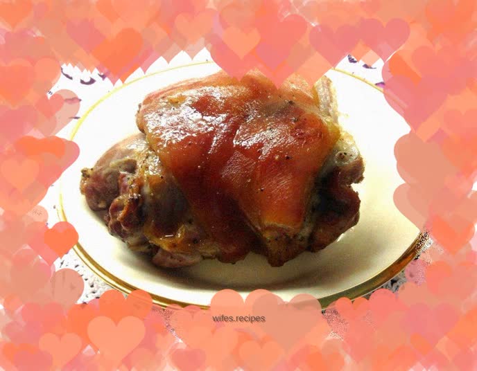 Salted Pork Knuckle with Black Pepper