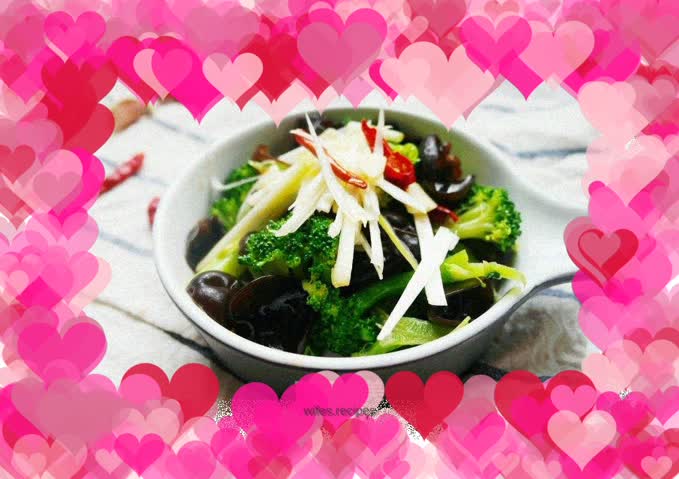 Stir-fried fungus and broccoli