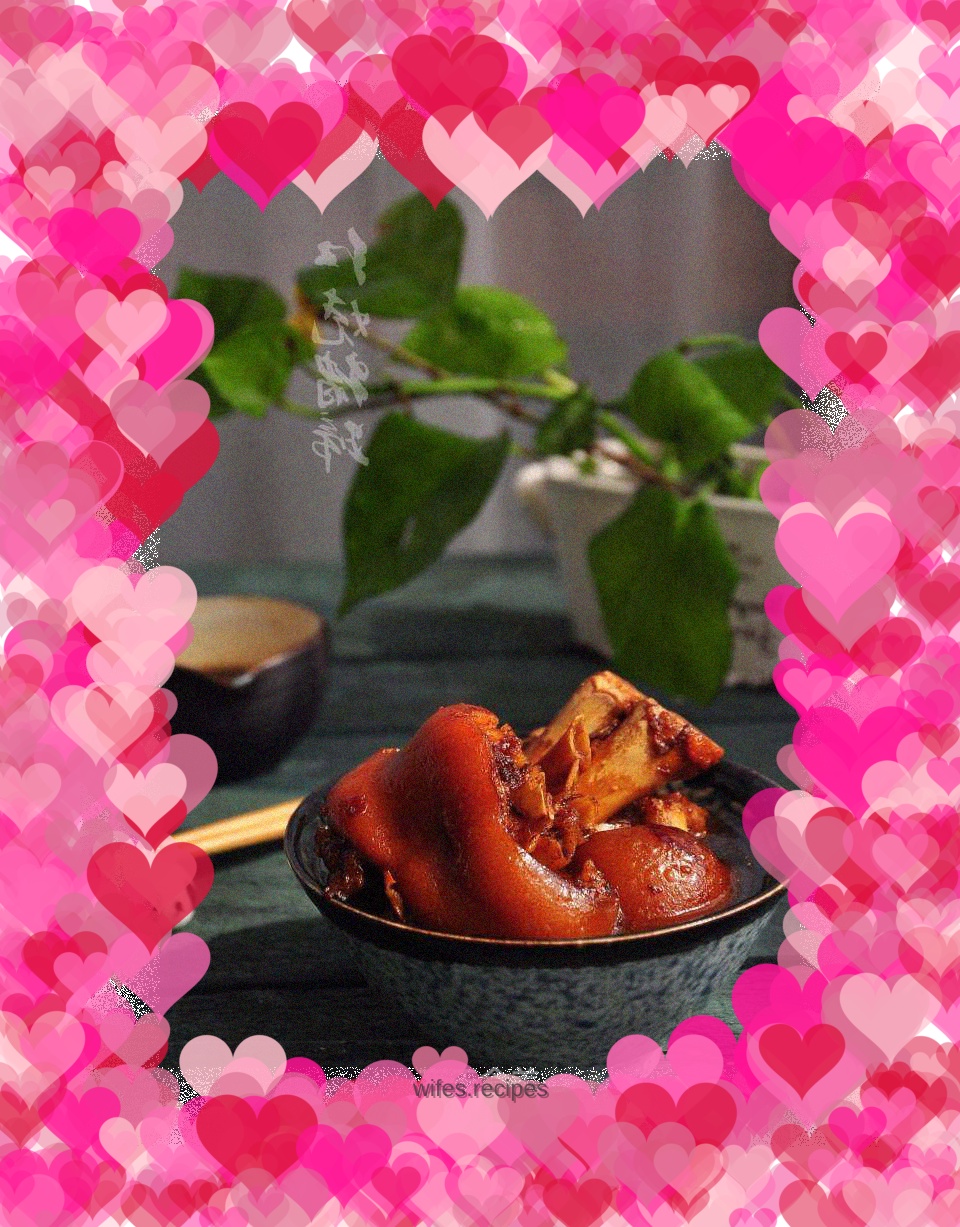 Braised pork trotters