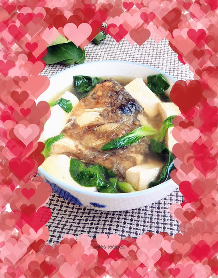 Silver carp head tofu soup