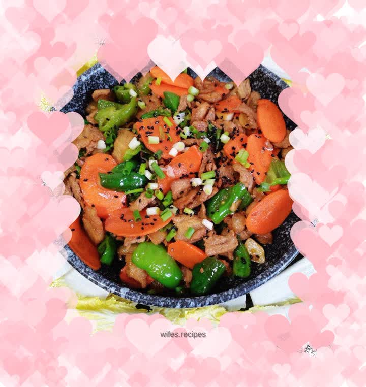 Green pepper, carrot and twice-cooked pork