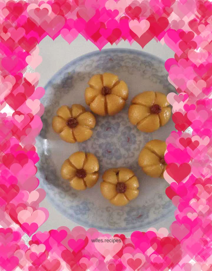 Small pumpkin with bean paste