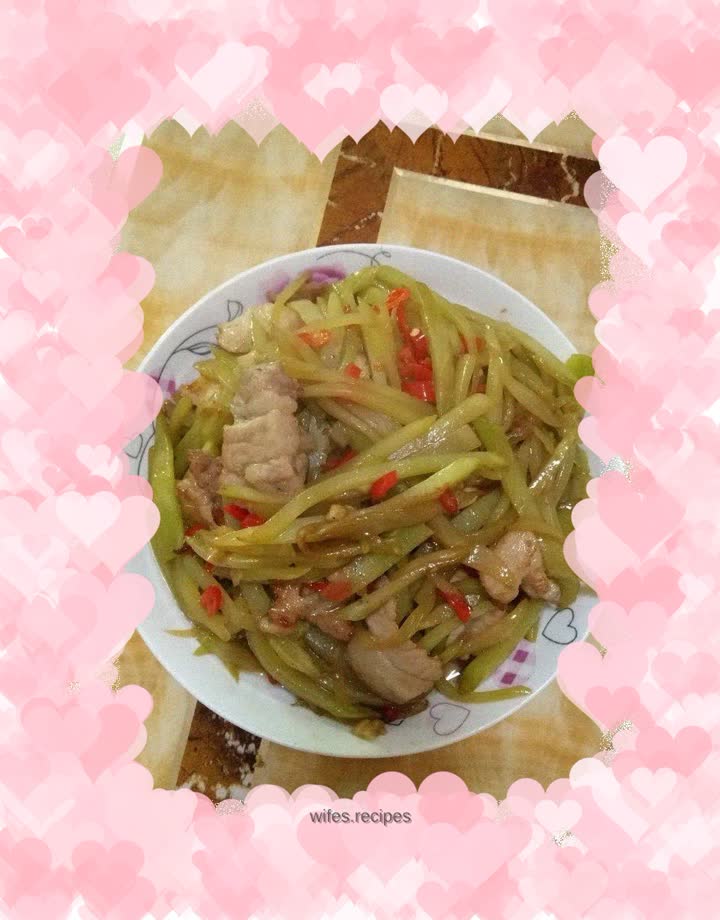 Spicy stir-fried lettuce