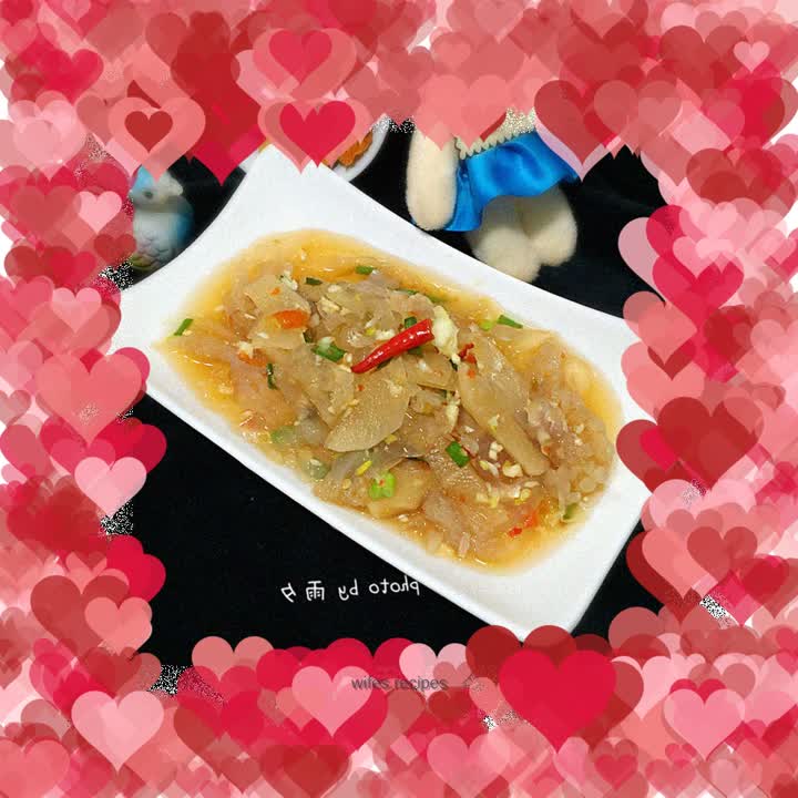 Pickled radish mixed with jellyfish