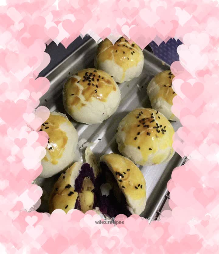 Purple sweet potato egg yolk cake as you like