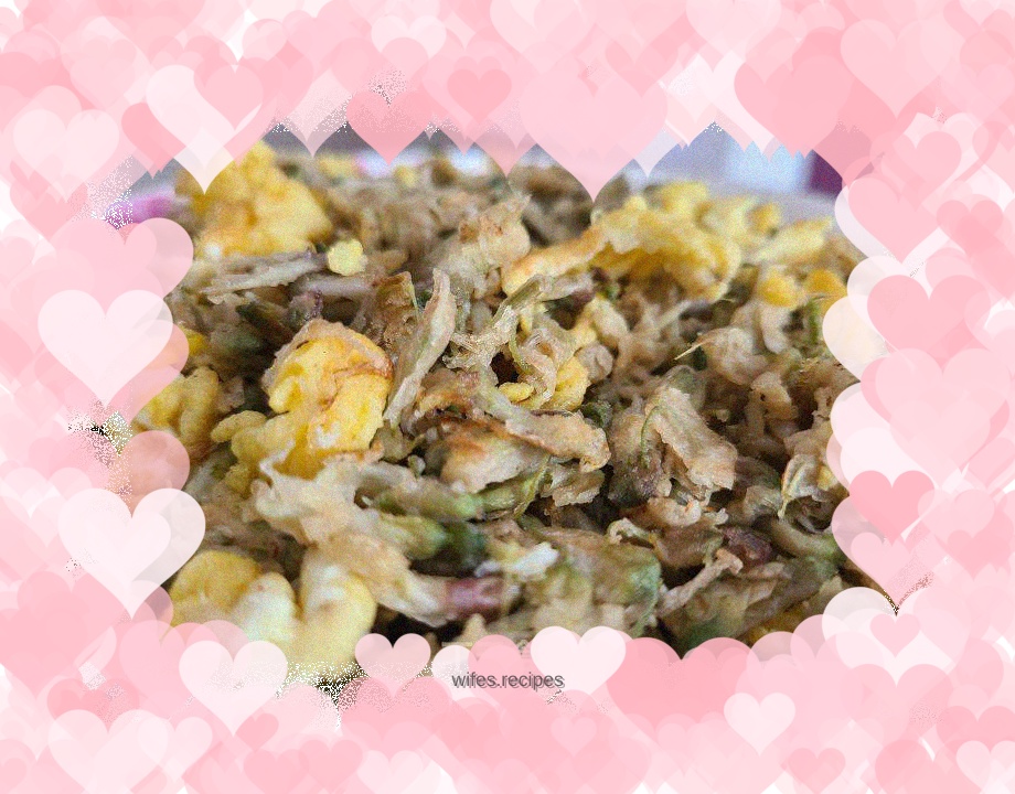 Fried Steamed Sophora Flowers with Eggs