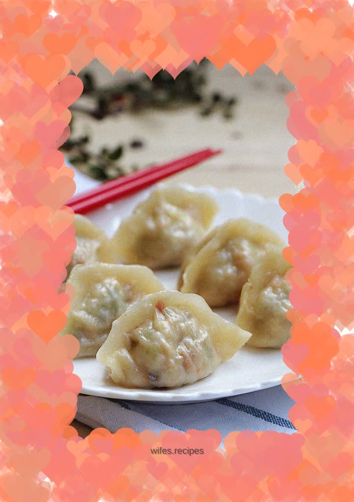 Steamed Vegetarian Dumplings with Hot Noodles