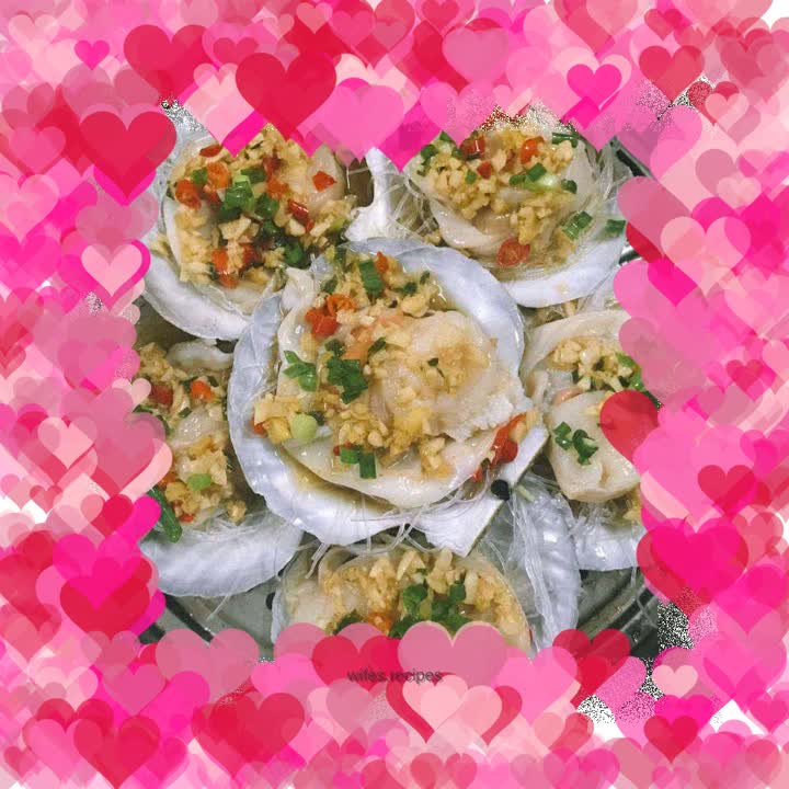 Steamed scallops with garlic vermicelli