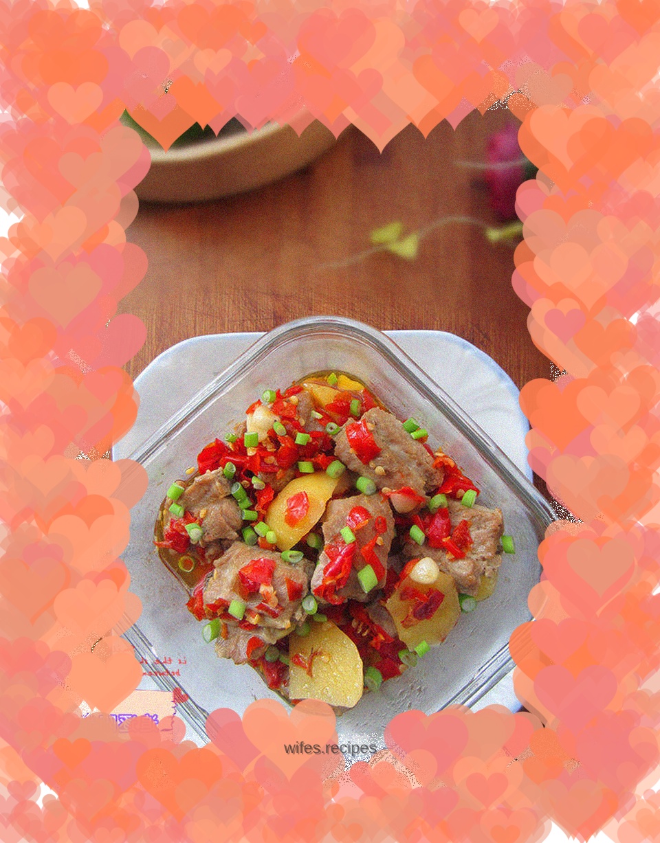 Zero cooking skills quick dish + chopped pepper ribs and steamed potatoes