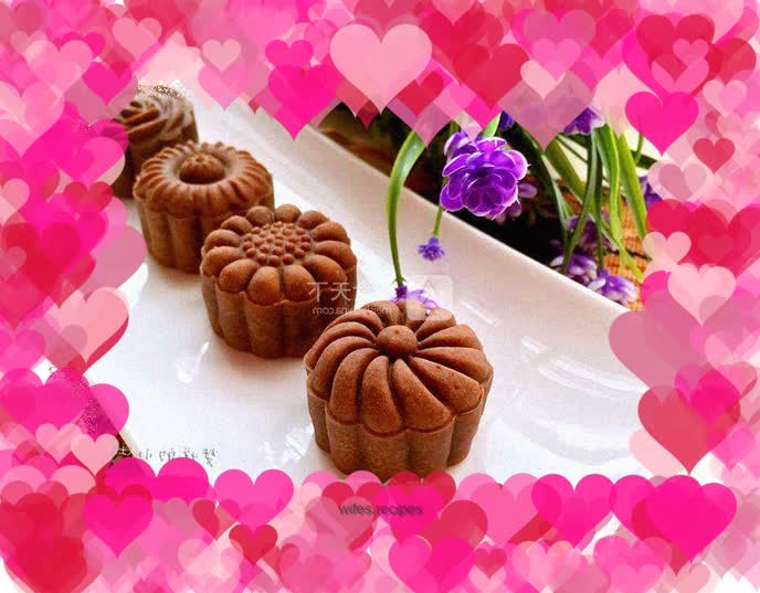 Cantonese style chocolate pineapple mooncake