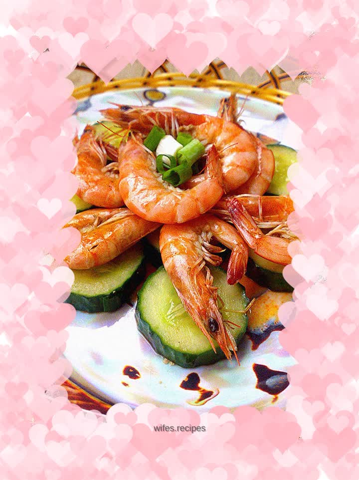 Prawns, cucumber and sesame oil fried