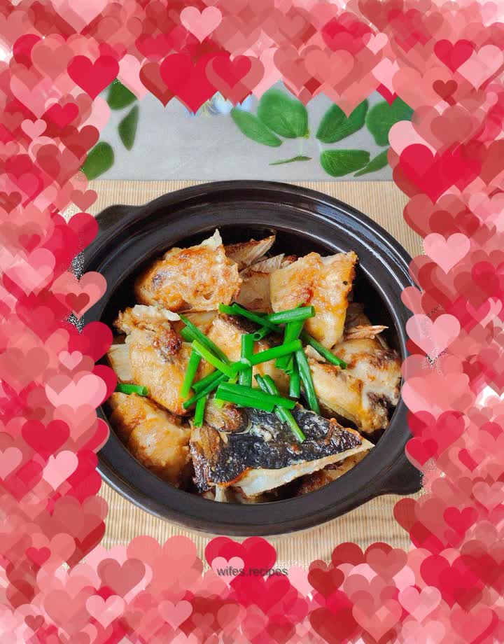 Casserole fish head pot