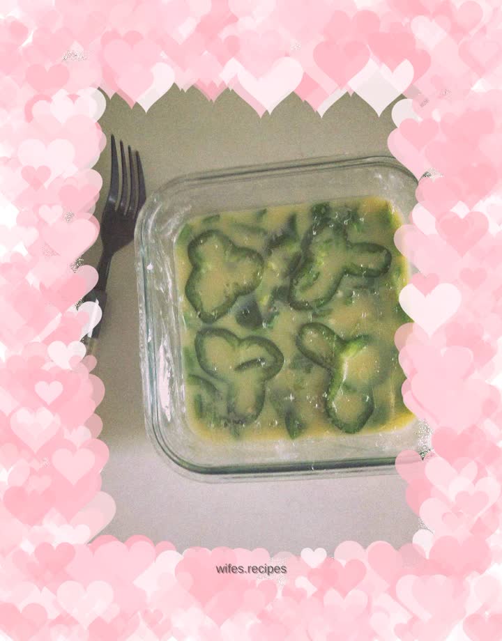 Green pepper and egg custard (five-minute quick fat-reducing meal in the microwave)