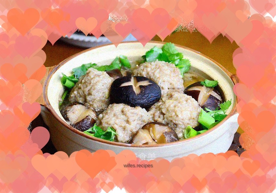 Steamed lion head with mushrooms and vegetables