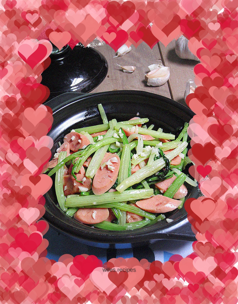 Stir-fried celery with intestines