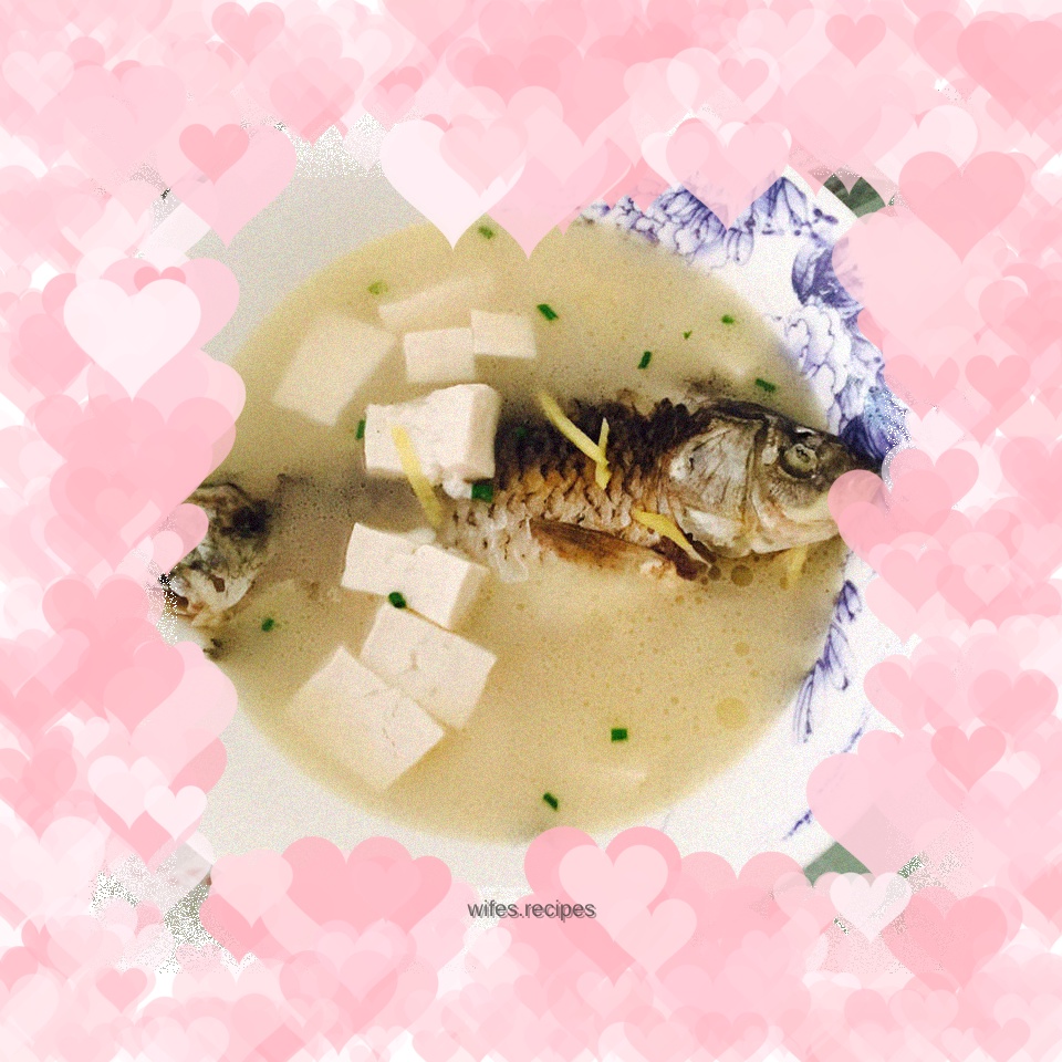 Crucian carp tofu soup