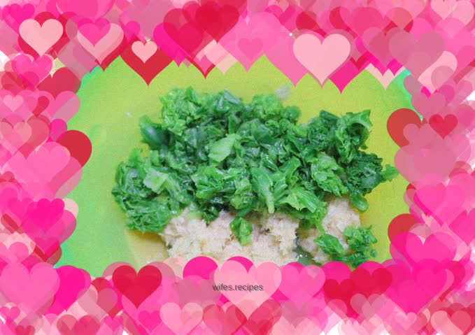 Salmon and green vegetable rice noodles, baby food, delicious