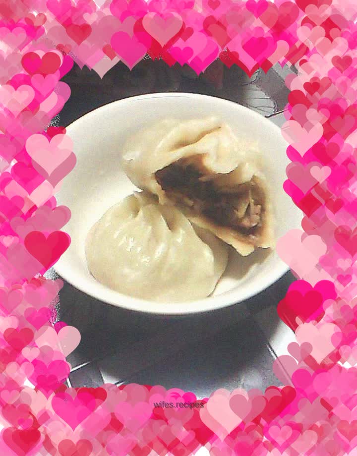 Green onion and pork soup dumplings