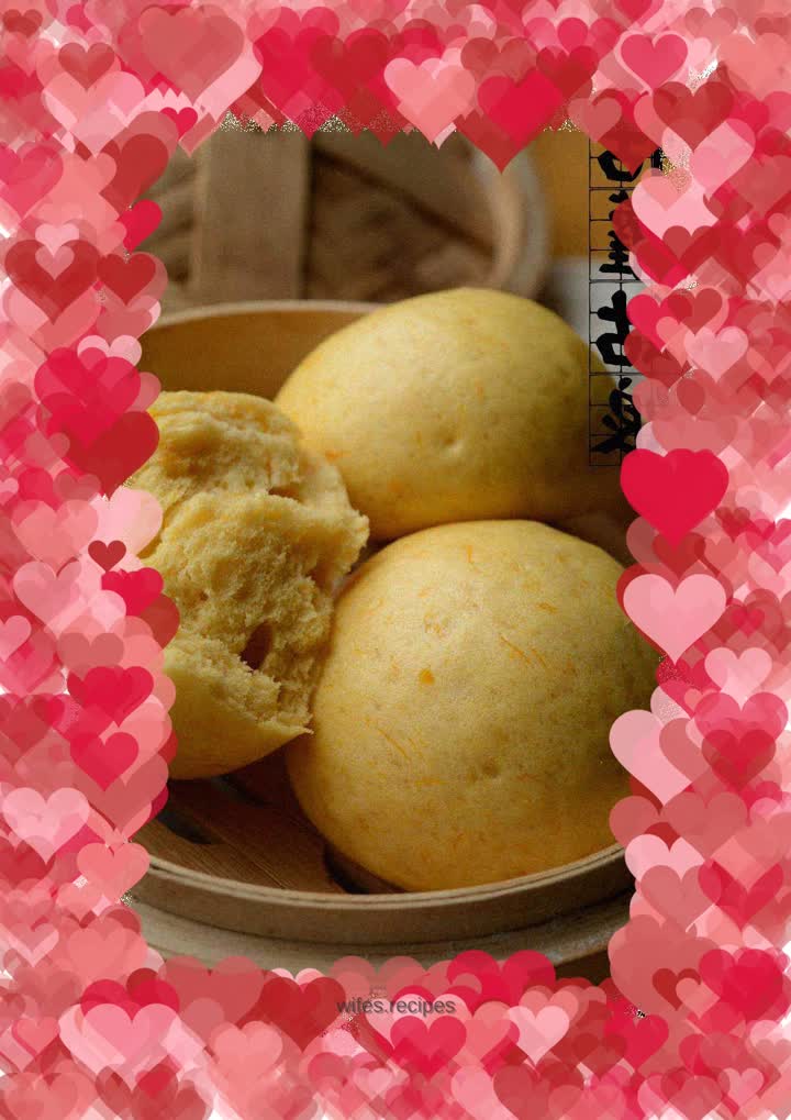 Golden Pumpkin Steamed Buns
