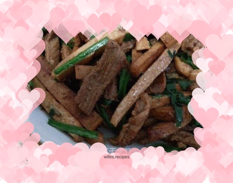 Stir-fried beef, chives and dried beans