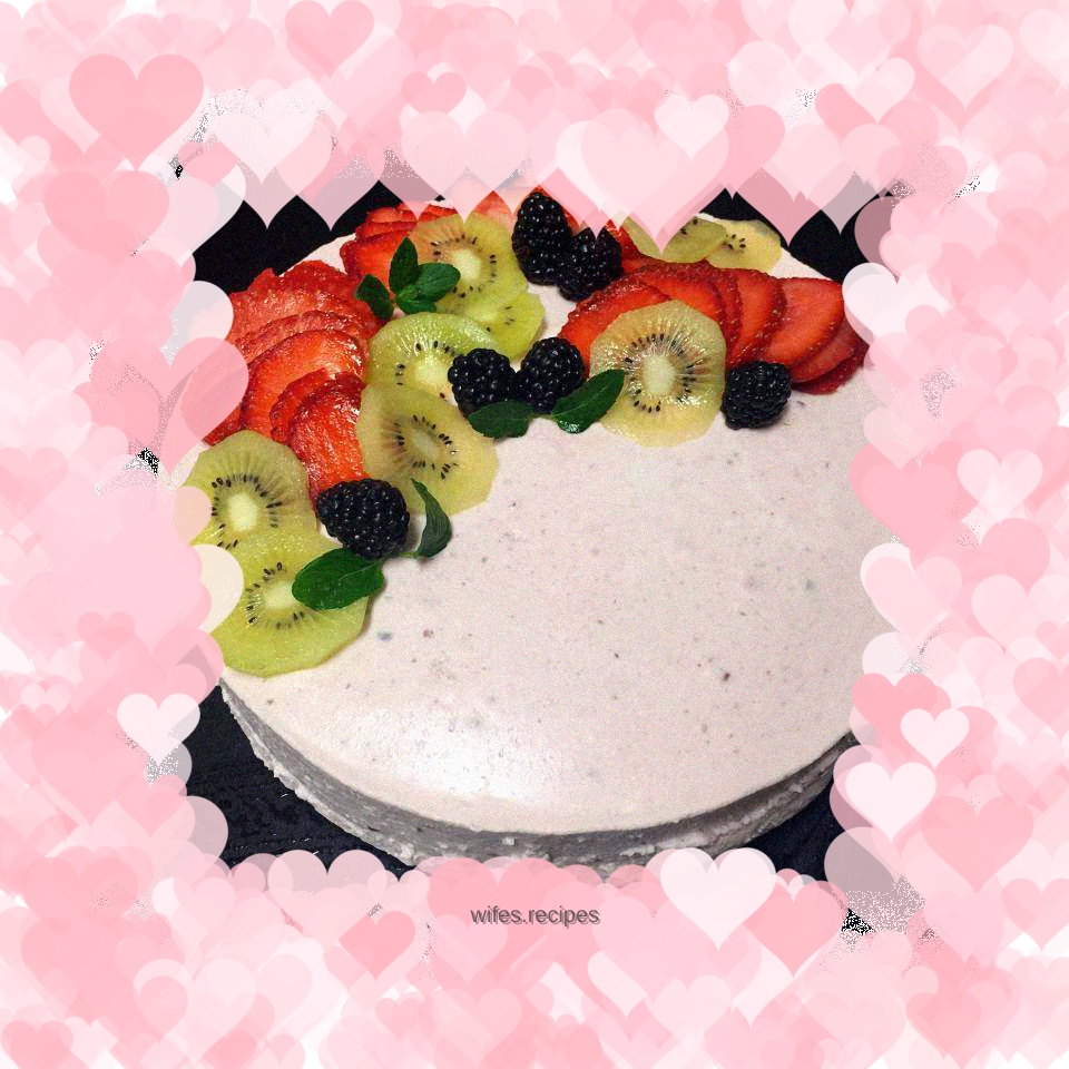 Strawberry mousse cake