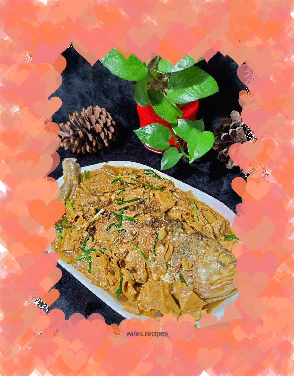 Braised Yellow Croaker with Bean Curd
