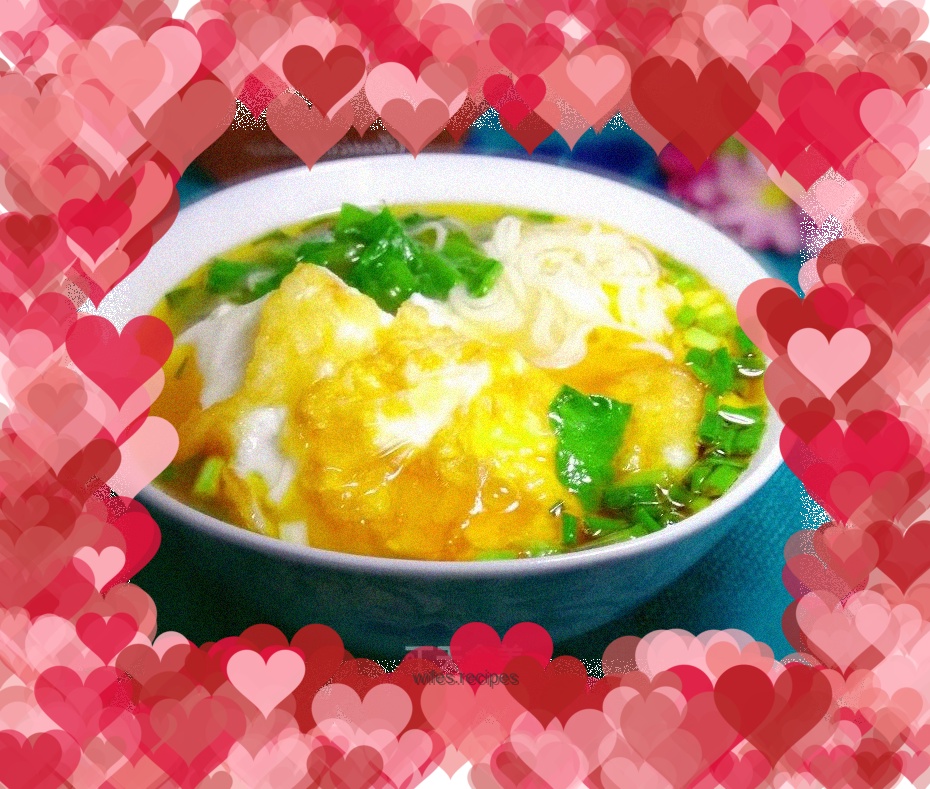 Lettuce and egg noodles