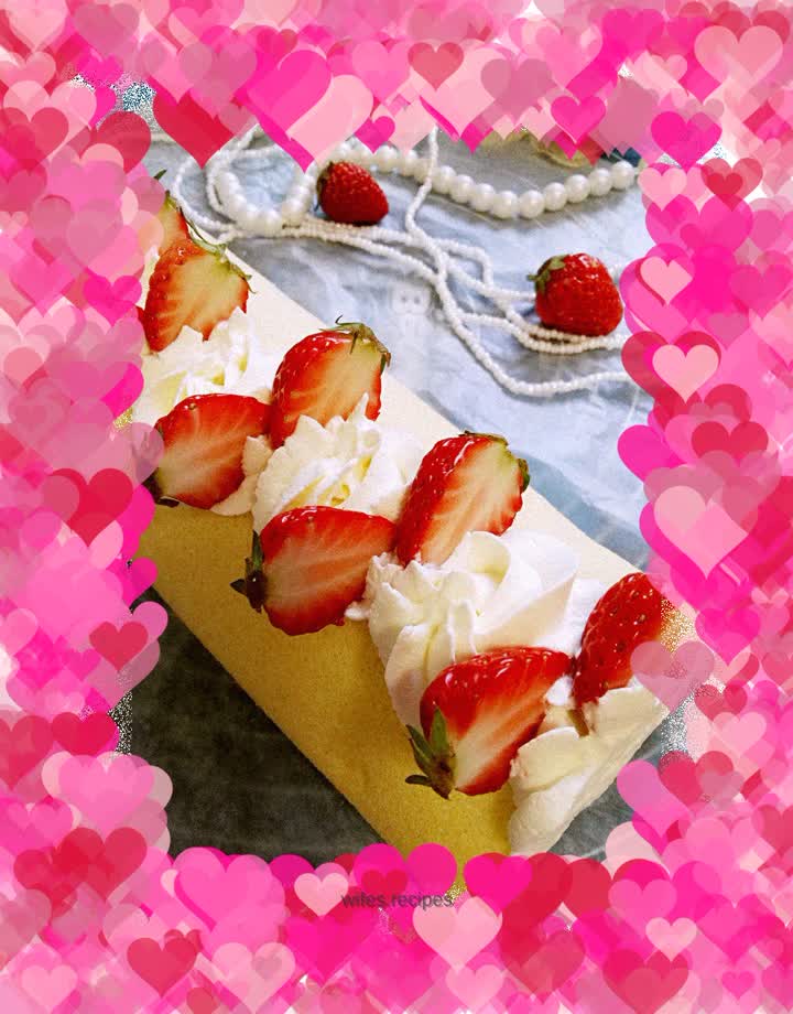 Strawberry Cream Cake Roll