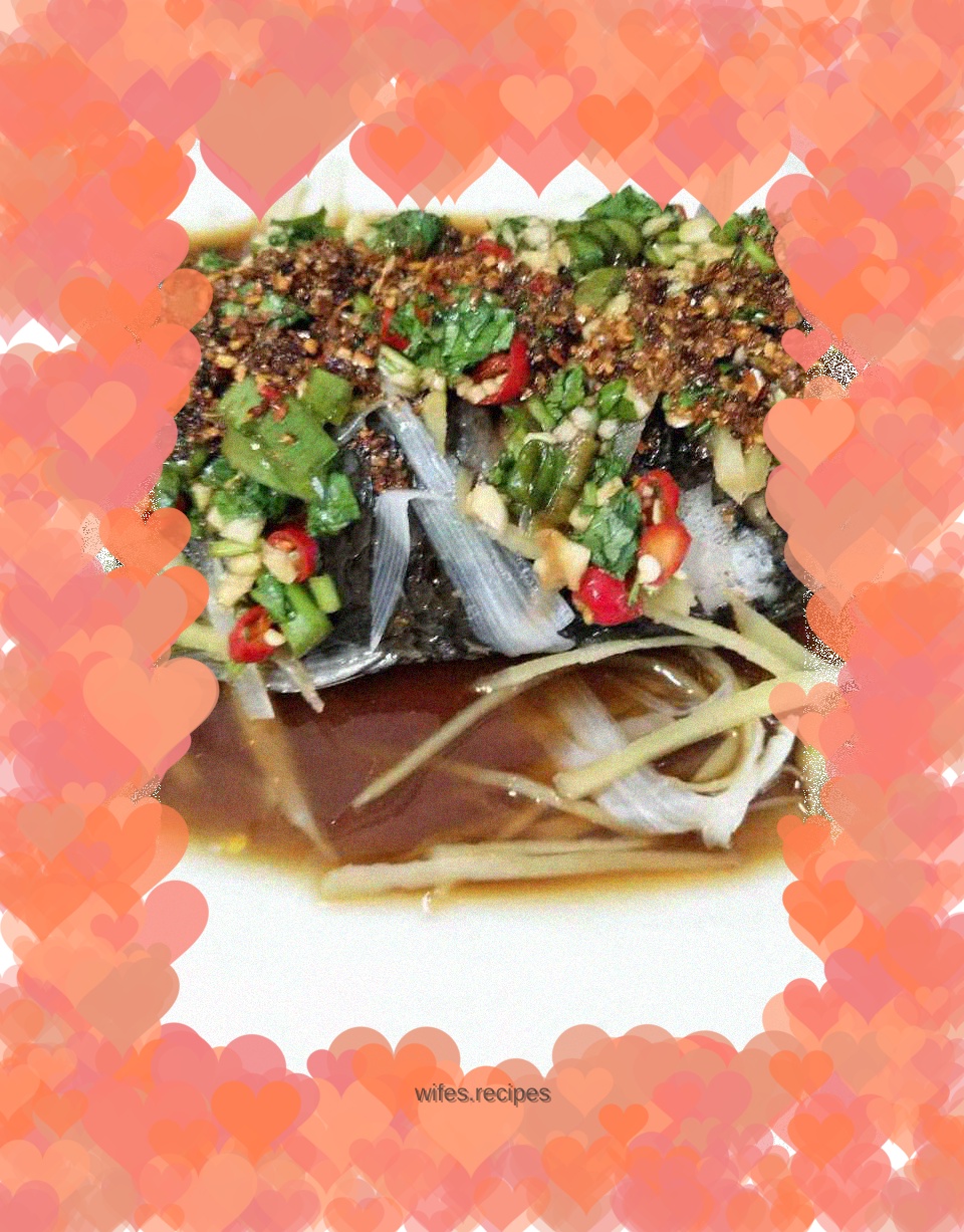 Steamed crucian carp