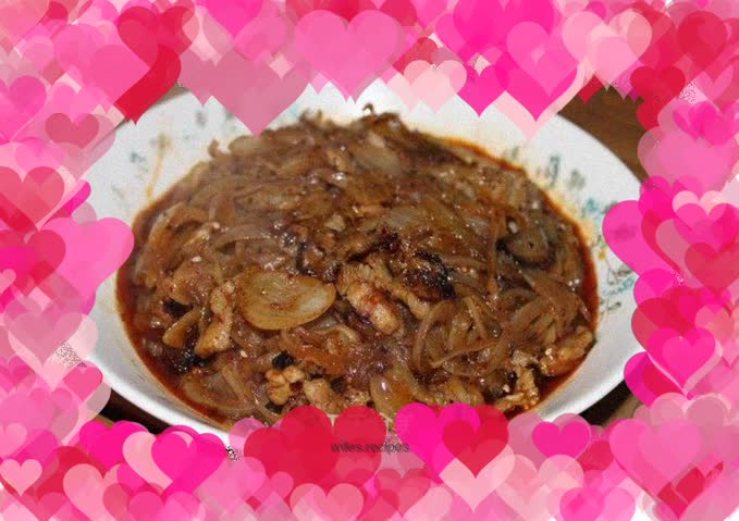 Sliced pork with spicy onion and oil