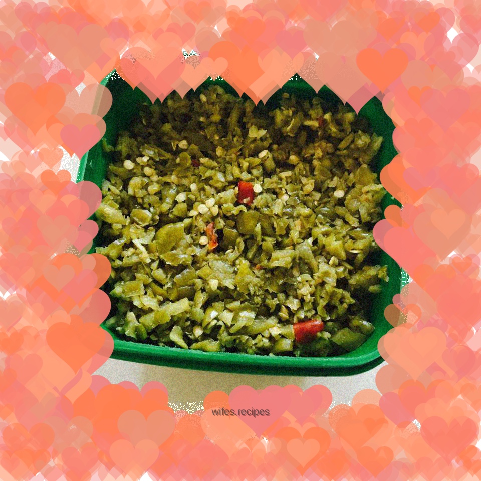 Simple and easy-to-preserve green chili sauce