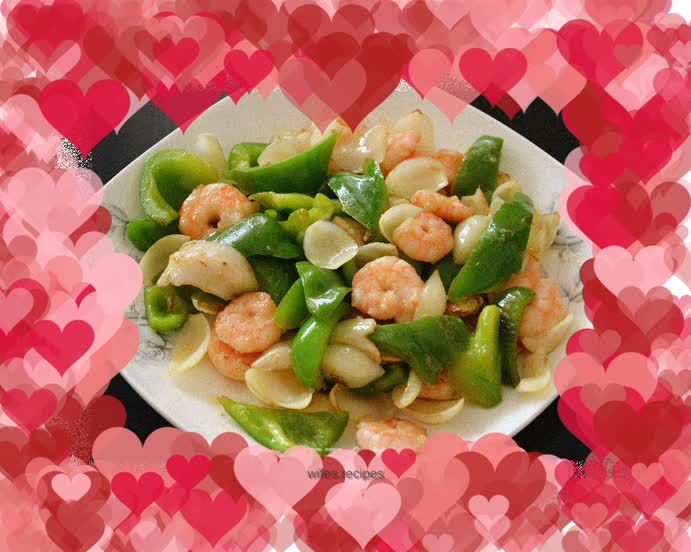 Stir-fried green pepper with shrimp and lily
