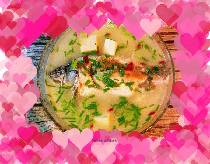 Crucian carp tofu soup