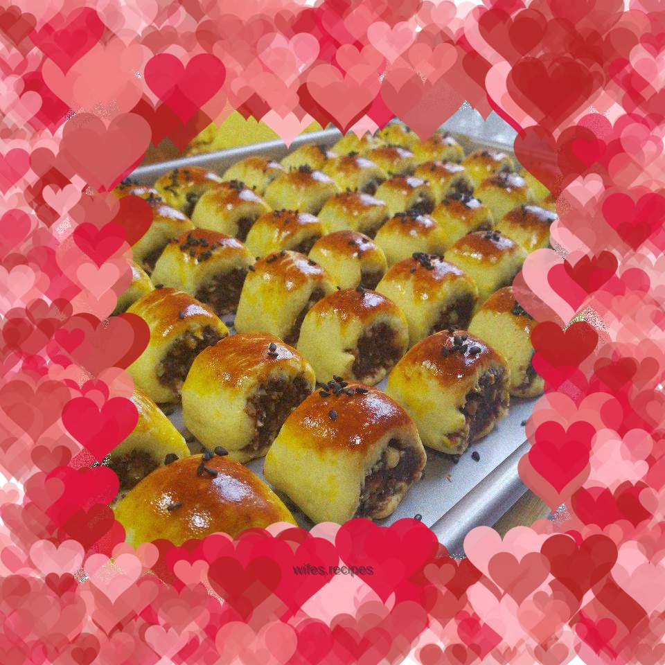 Peanut and walnut bite-sized cake