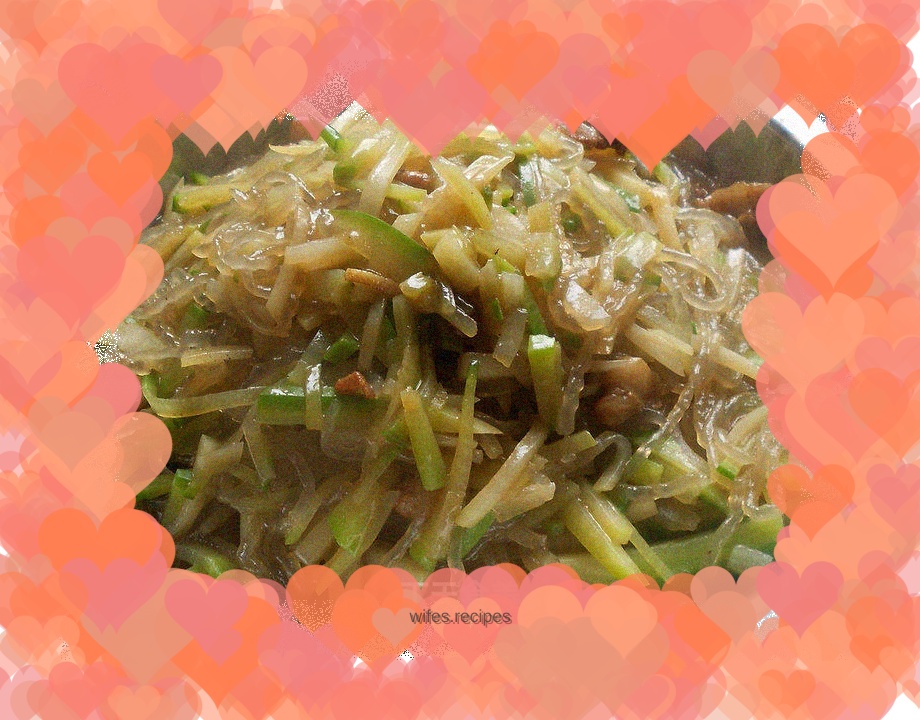 Stewed vermicelli with radish and pork