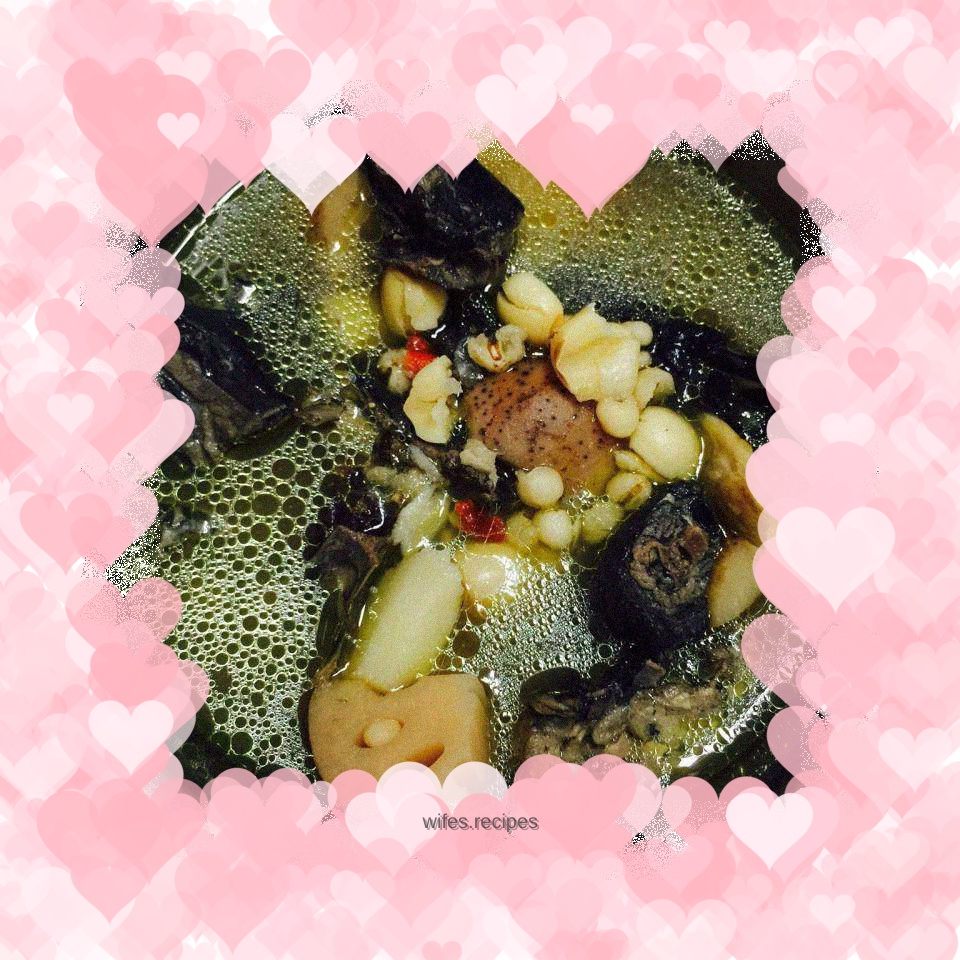 Angelica astragalus, pork belly, black chicken soup