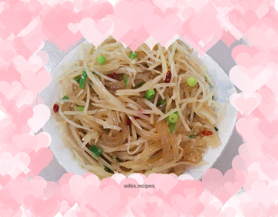 Fried vermicelli with shredded potatoes
