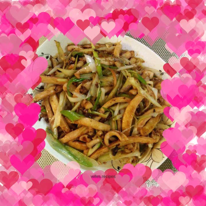 Fried squid with green onions