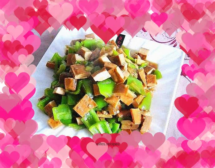 Stir-fried dried tofu with green pepper