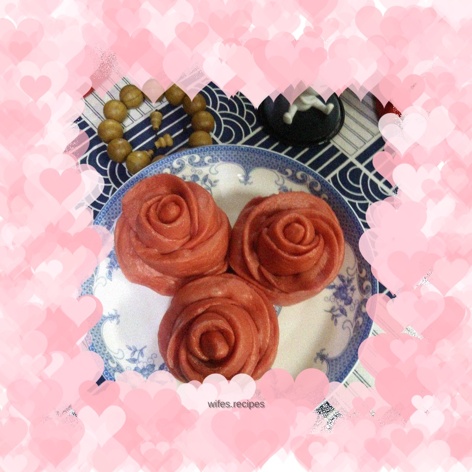 Red rose roll