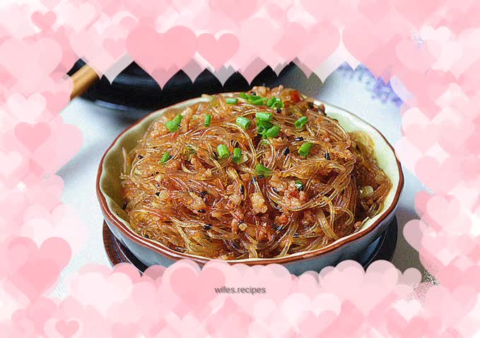 Ants climbing the tree