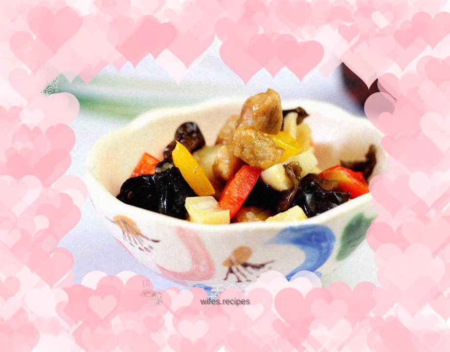 Stir-fried diced pork with lotus pond