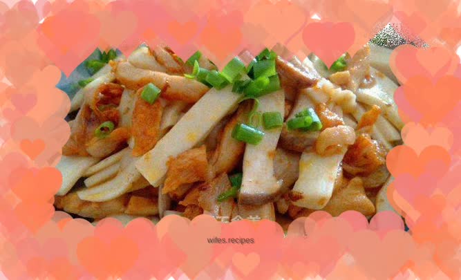 Stir-fried king oyster mushrooms with shredded chicken