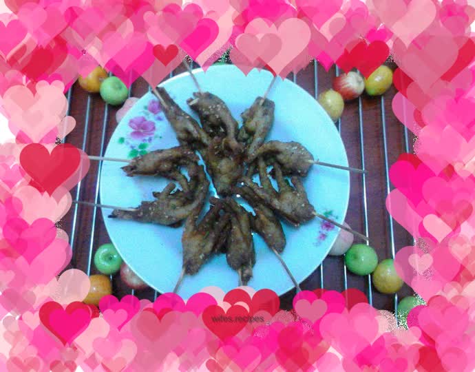 Grilled chicken feet